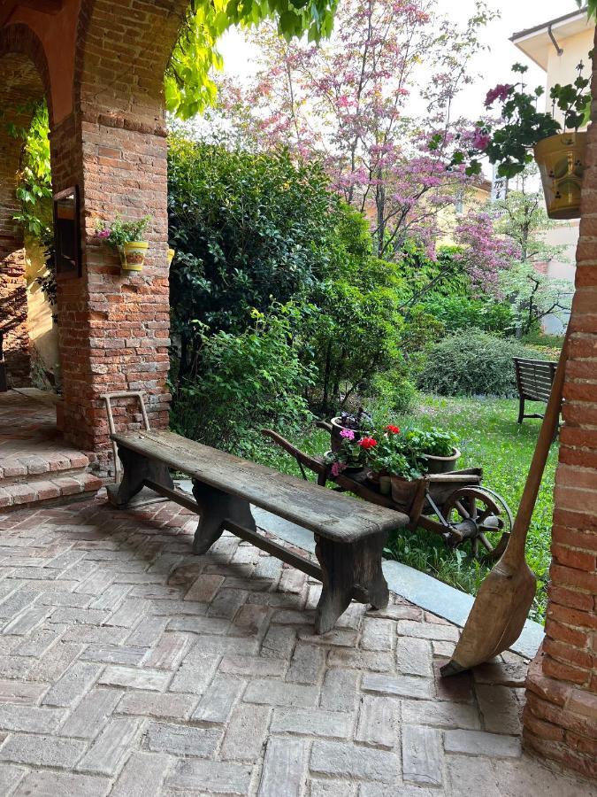 Отель La Casa Arancione Boves Экстерьер фото
