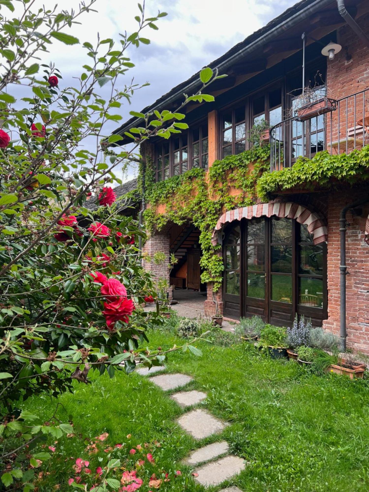 Отель La Casa Arancione Boves Экстерьер фото
